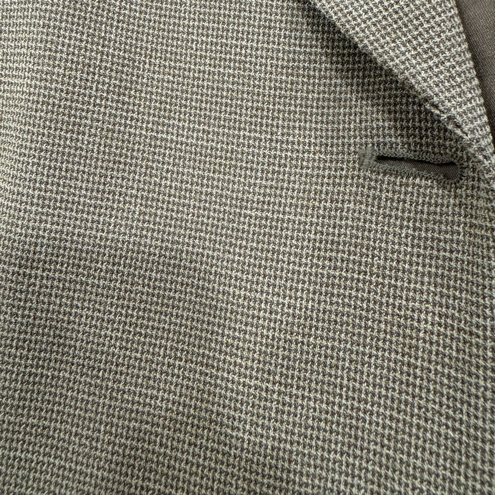 Jones of New York 3 button pantsuit! Slim fitting w/lightly padded shoulders! - Picture 2 of 8